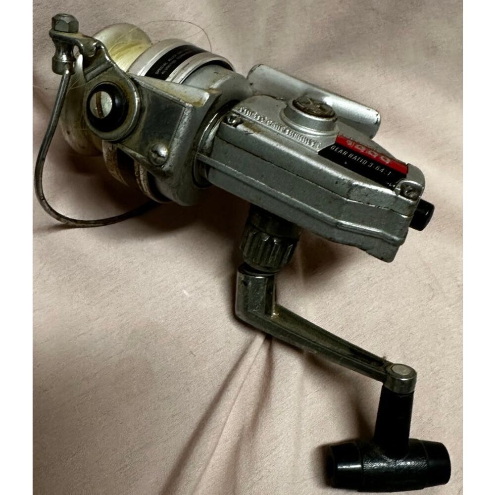 Vintage Olympic Zebra 1000 Spinning Fishing Reel - Good - Works